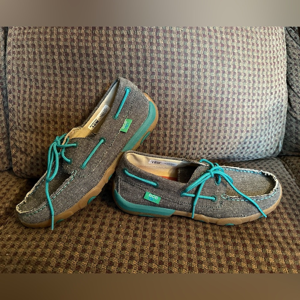 TWISTED X ECO. Mocs. TEAL TRIM. WM SZ 10